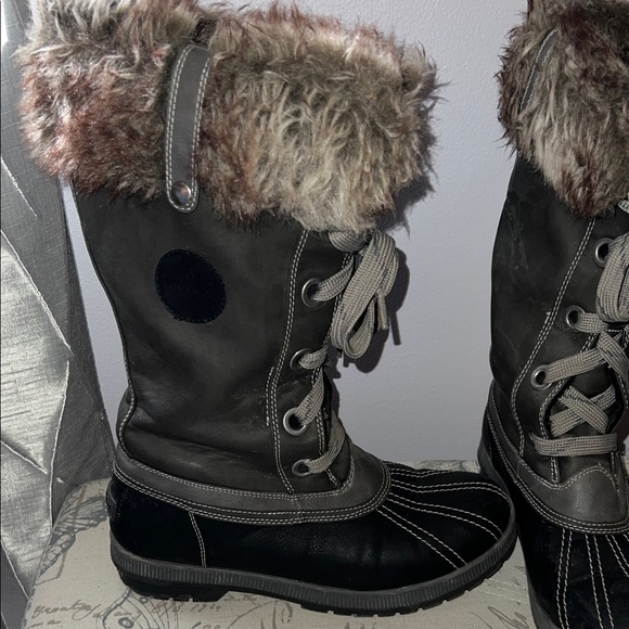London Fog Black and Gray Winter Boots with Faux Fur - Picture 2 of 14